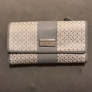 Tommy Hilfiger wallet